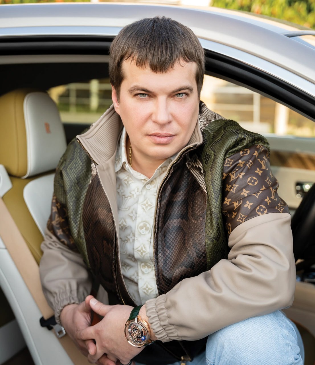 Ілюстрація до публікації «Фісун, Pin Up і «Дія»: як державний сервіс годував російську гемблінг-імперію»