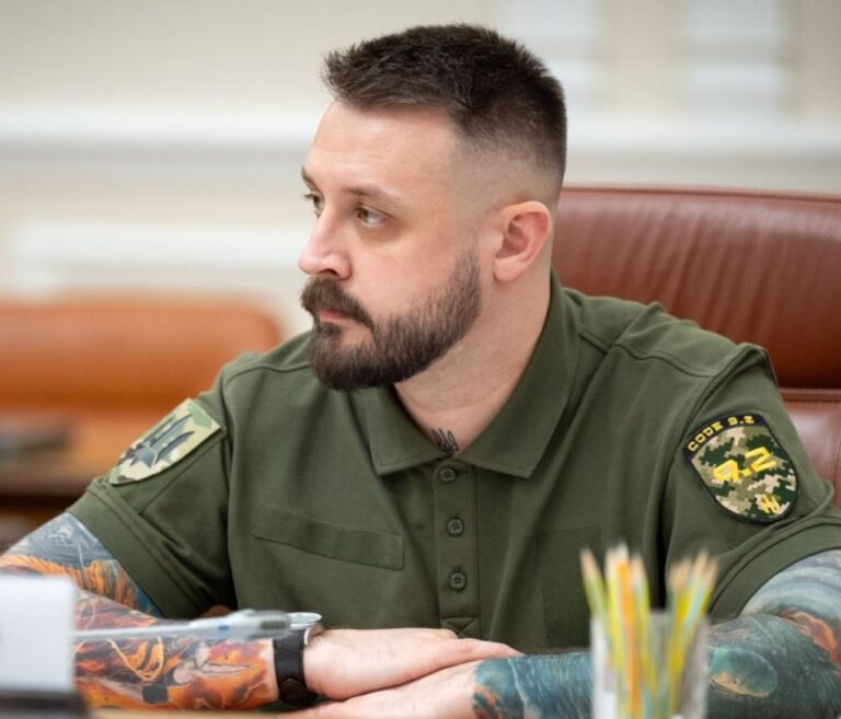 Ілюстрація до публікації «Автомобіль Мстислава Баніка: запитання до джерел коштів»
