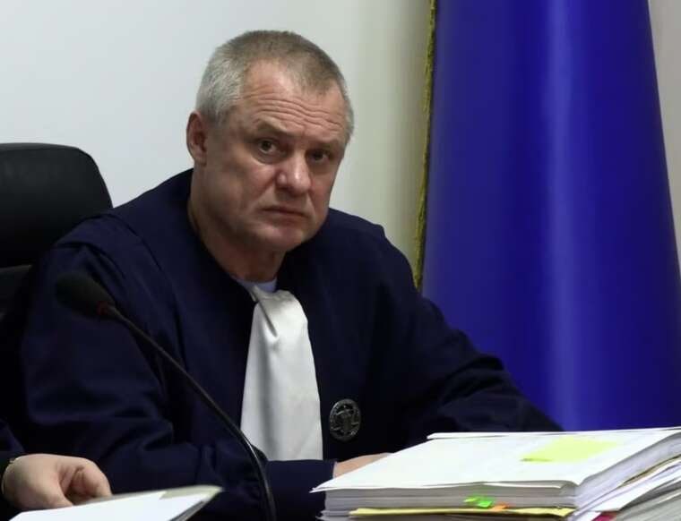Ілюстрація до публікації «ВРП закрила справу щодо поїздок судді Василенка до Криму»